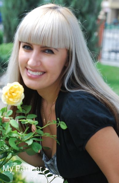 Dating Service to Meet Beautiful Ukrainian Lady Inna from Melitopol, Ukraine