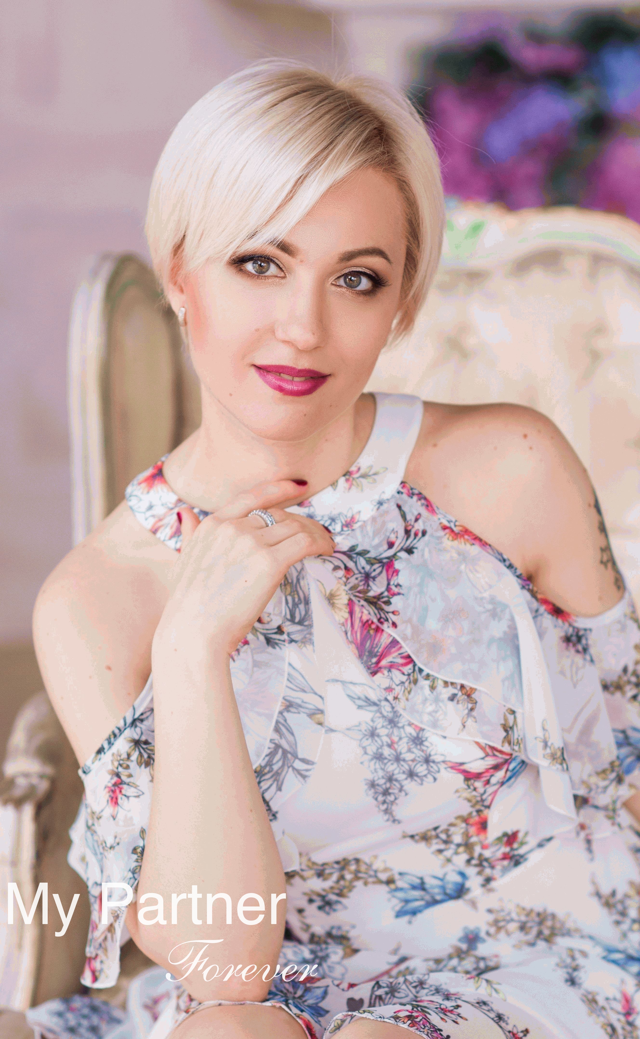 International Dating Service to Meet Viktoriya from Poltava, Ukraine