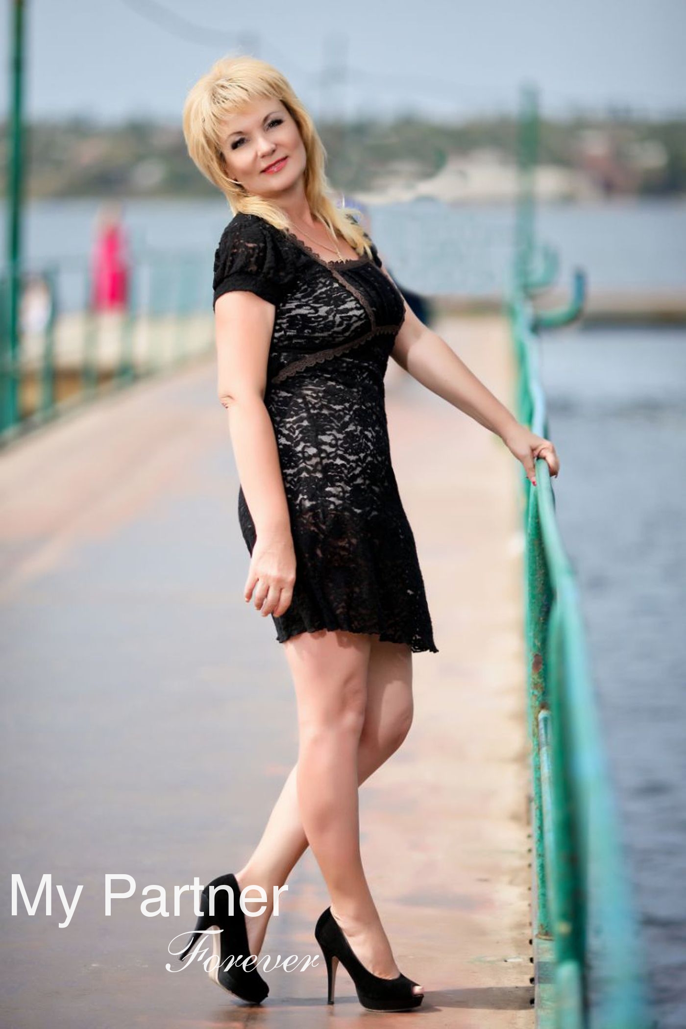 Online Dating with Sexy Ukrainian Girl Lilya from Kherson, Ukraine