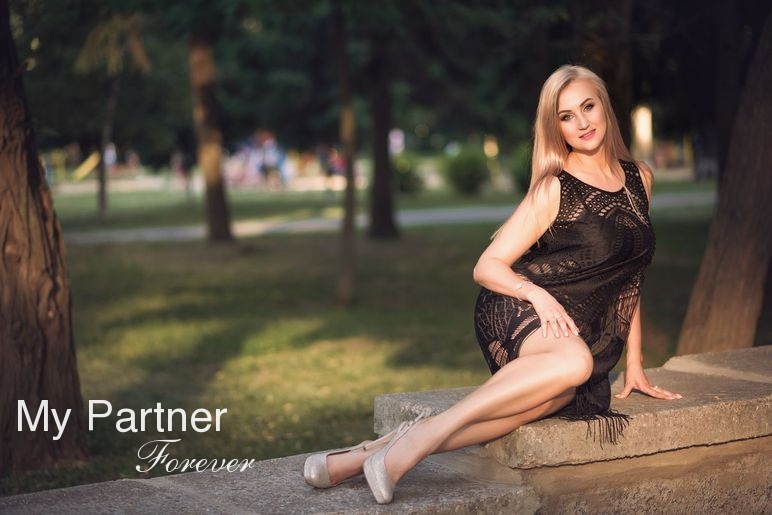Online Dating with Stunning Ukrainian Woman Anastasiya from Poltava, Ukraine