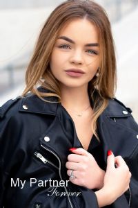 Online Dating with Pretty Belarusian Woman Mariya from Grodno, Belarus