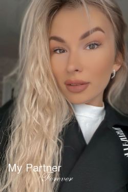 Dating with Charming Belarusian Woman Alesya from Brest, Belarus