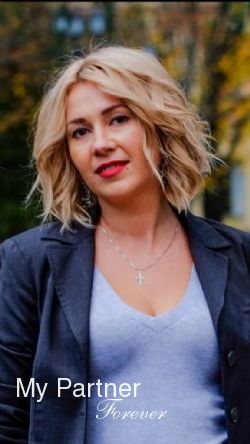 Dating with Gorgeous Ukrainian Lady Olga from Kiev, Ukraine