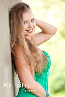 Dating with Gorgeous Ukrainian Woman Alina from Poltava, Ukraine