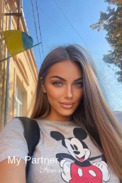 Dating with Gorgeous Ukrainian Woman Tatiyana from Uzhgorod, Ukraine