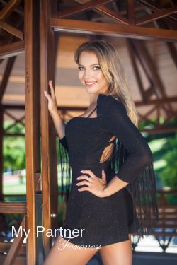 Online Dating with Beautiful Ukrainian Woman Oksana from Odessa, Ukraine