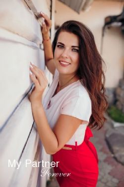 Online Dating with Gorgeous Ukrainian Woman Viktoriya from Zaporozhye, Ukraine