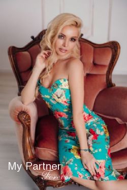 Online Dating with Single Ukrainian Woman Svetlana from Zaporozhye, Ukraine