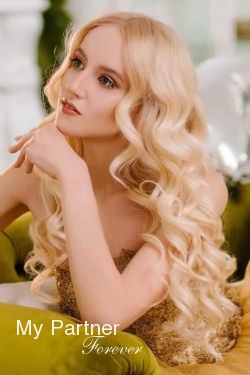 Pretty Belarusian Bride Yuliya from Minsk, Belarus