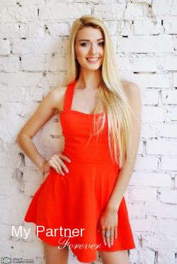 Ukrainian Girl Looking for Marriage - Alena from Kiev, Ukraine