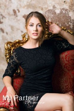 Online Dating with Pretty Ukrainian Woman Anastasiya from Kiev, Ukraine