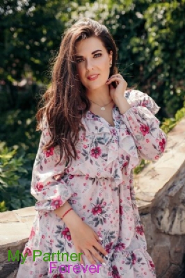 Online Dating with Beautiful Ukrainian Woman Viktoriya from Zaporozhye, Ukraine