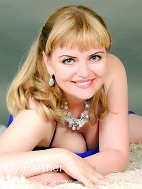 Dating Service to Meet Pretty Ukrainian Lady Irina from Sumy, Ukraine