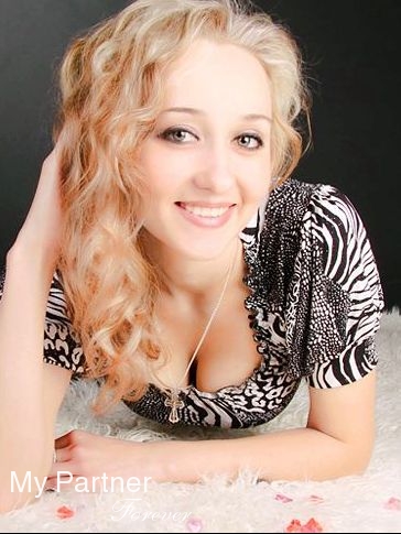 Dating Service to Meet Stunning Ukrainian Girl Lyubov from Sumy, Ukraine