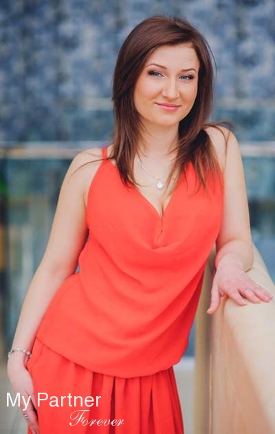 Dating with Stunning Ukrainian Woman Nataliya from Poltava, Ukraine