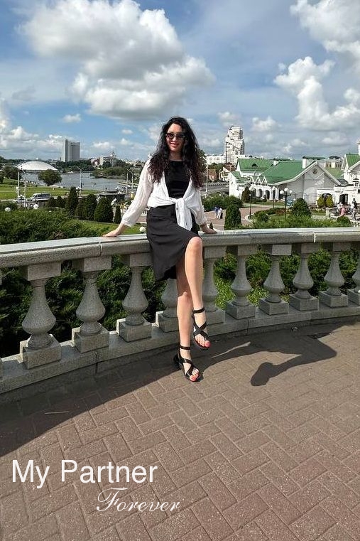 Dating Service to Meet Beautiful Belarusian Lady Elena from Brest, Belarus