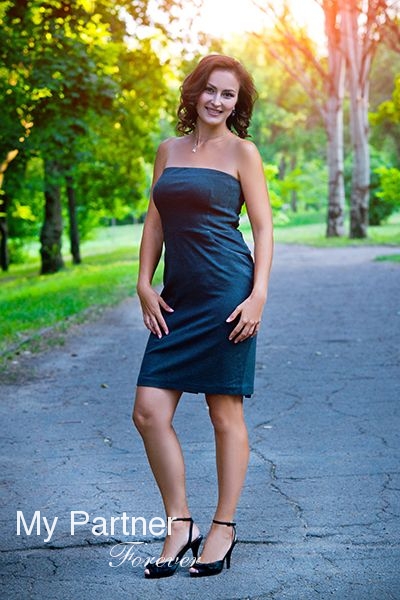 Dating Service to Meet Beautiful Ukrainian Girl Alina from Zaporozhye, Ukraine