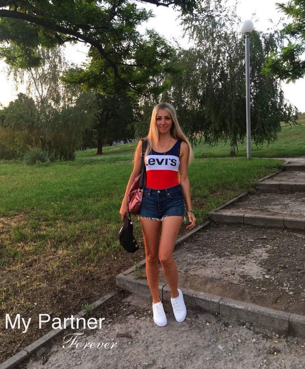 Dating Service to Meet Beautiful Ukrainian Girl Elena from Zaporozhye, Ukraine