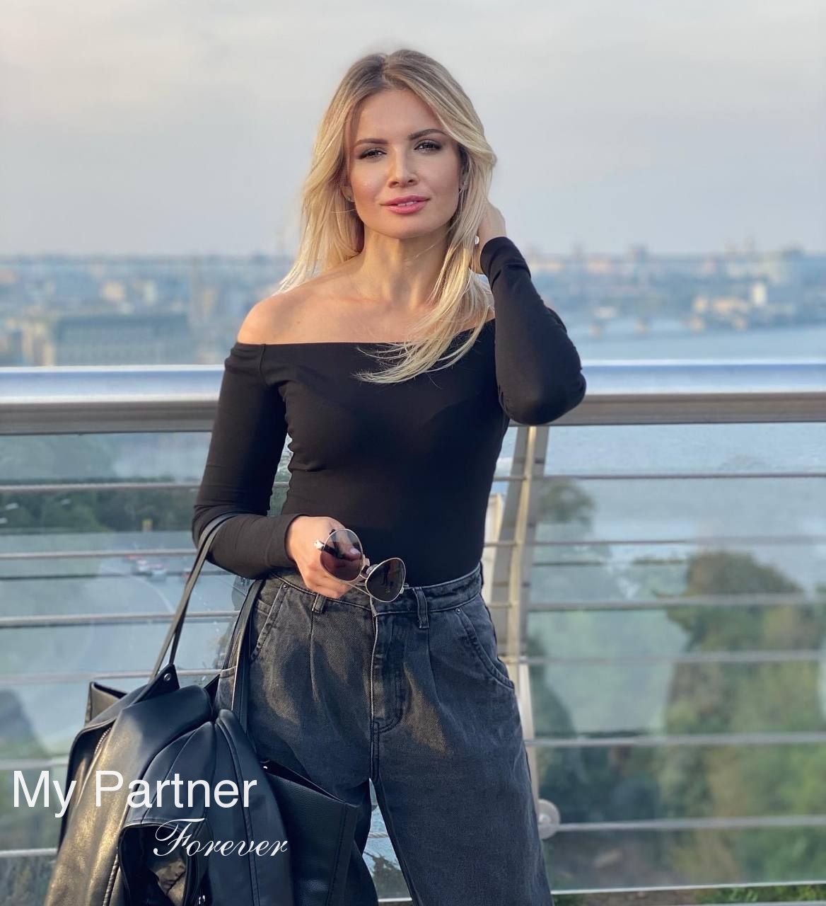 Dating Service to Meet Beautiful Ukrainian Girl Irina from Kiev, Ukraine