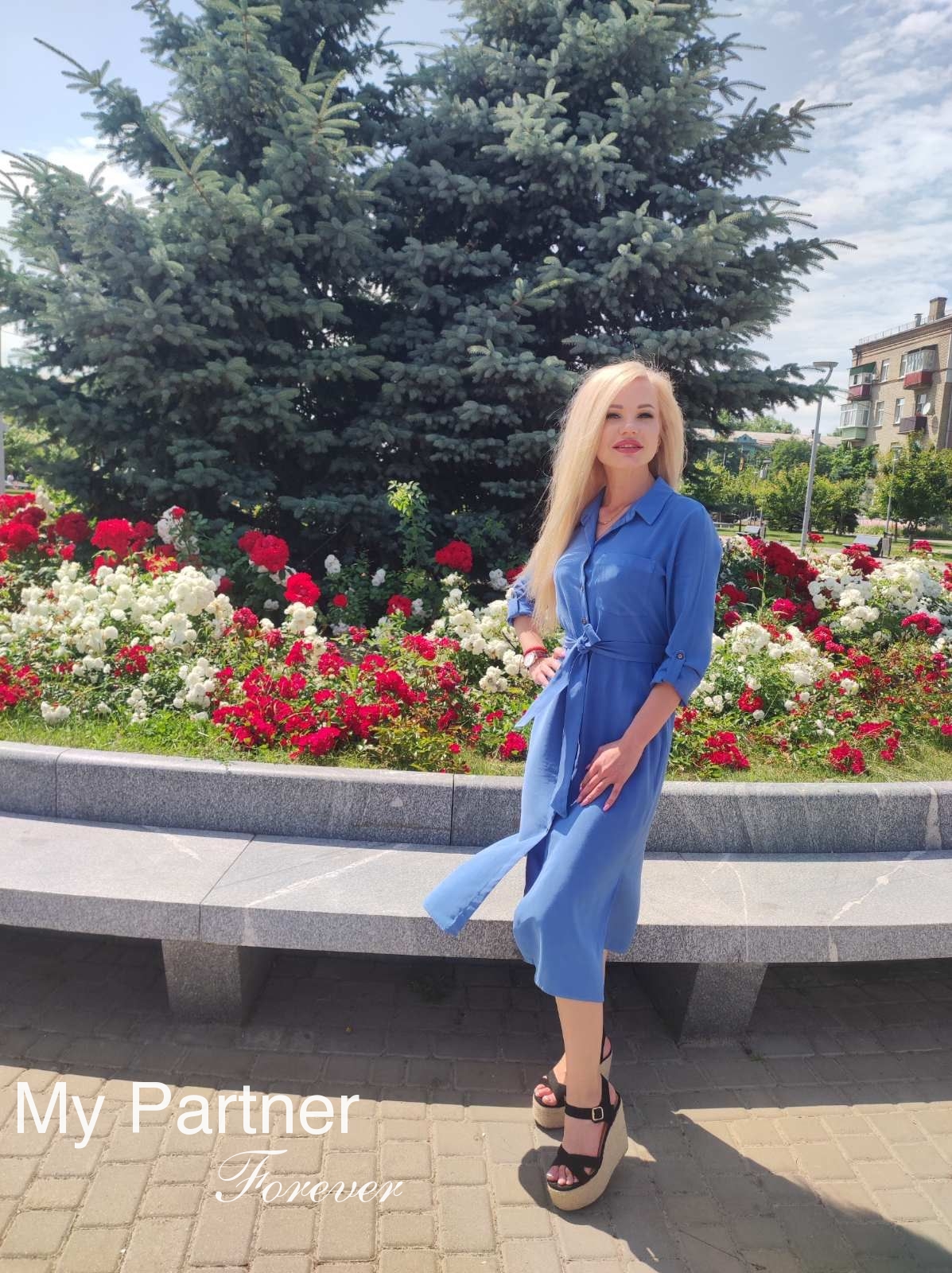 Dating Service to Meet Beautiful Ukrainian Woman Elena from Dniepropetrovsk, Ukraine