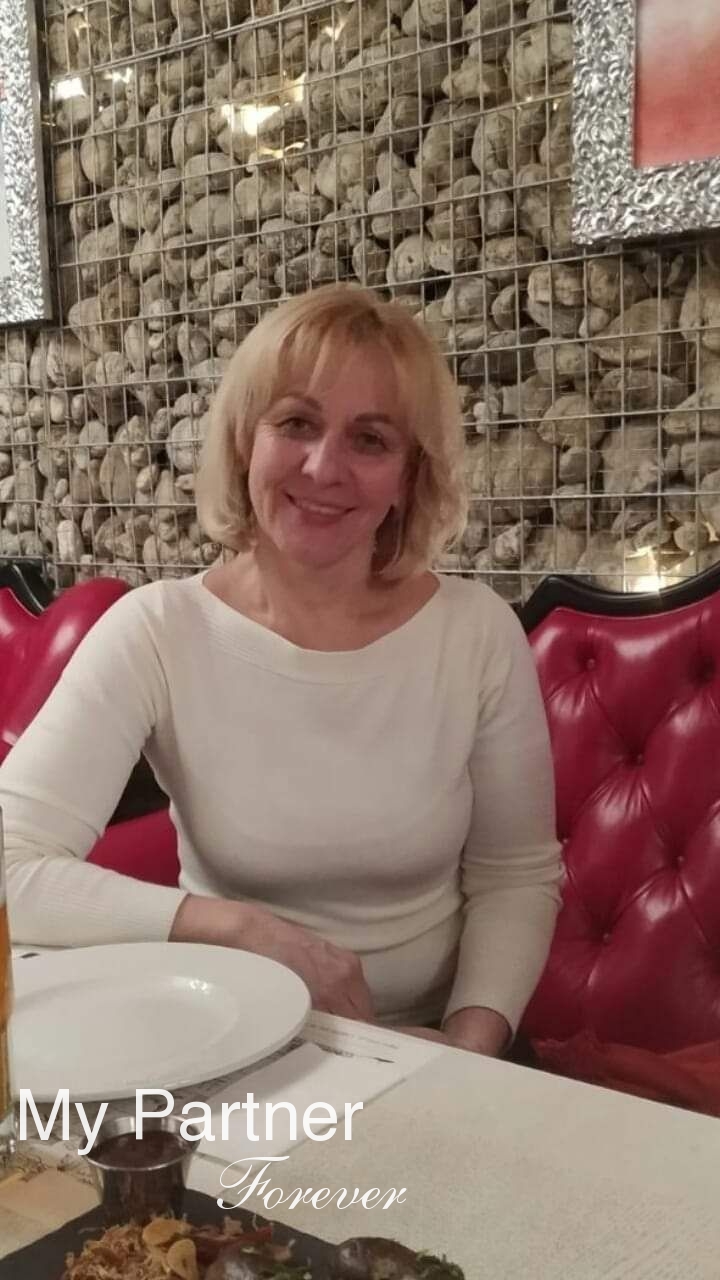 Dating Service to Meet Beautiful Ukrainian Woman Galina from Lvov, Ukraine