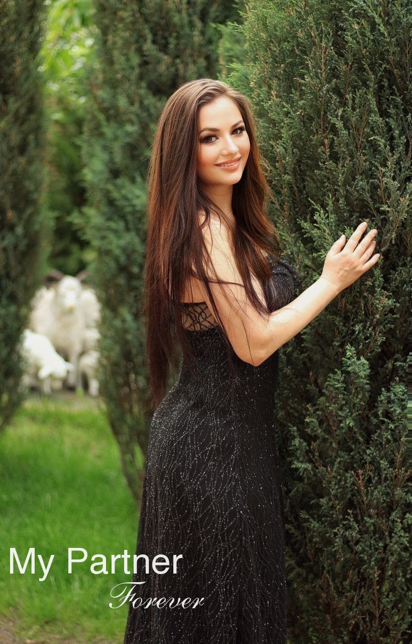 Dating Service to Meet Charming Ukrainian Girl Nataliya from Uzhgorod, Ukraine