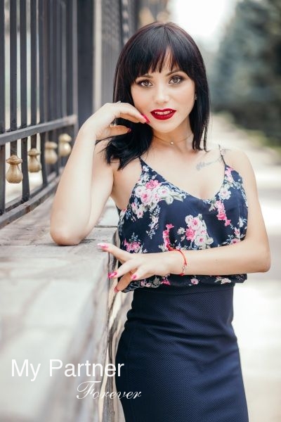 Dating Service to Meet Charming Ukrainian Girl Romanna from Zaporozhye, Ukraine