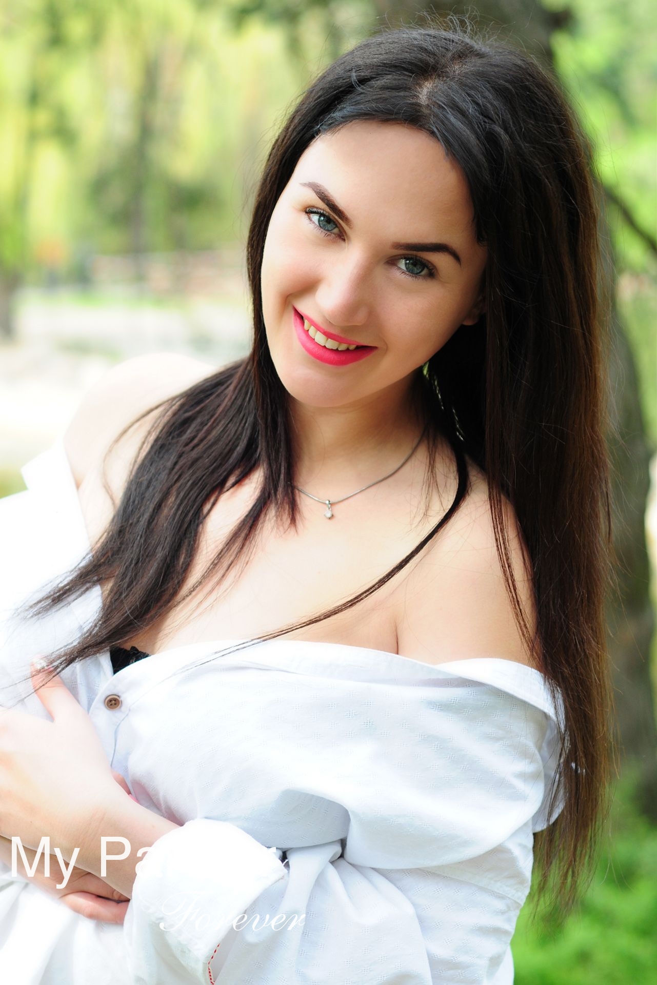 Dating Service to Meet Charming Ukrainian Woman Irina from Cherkasy, Ukraine