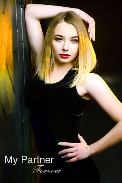 Dating Service to Meet Gorgeous Ukrainian Girl Olga from Sumy, Ukraine