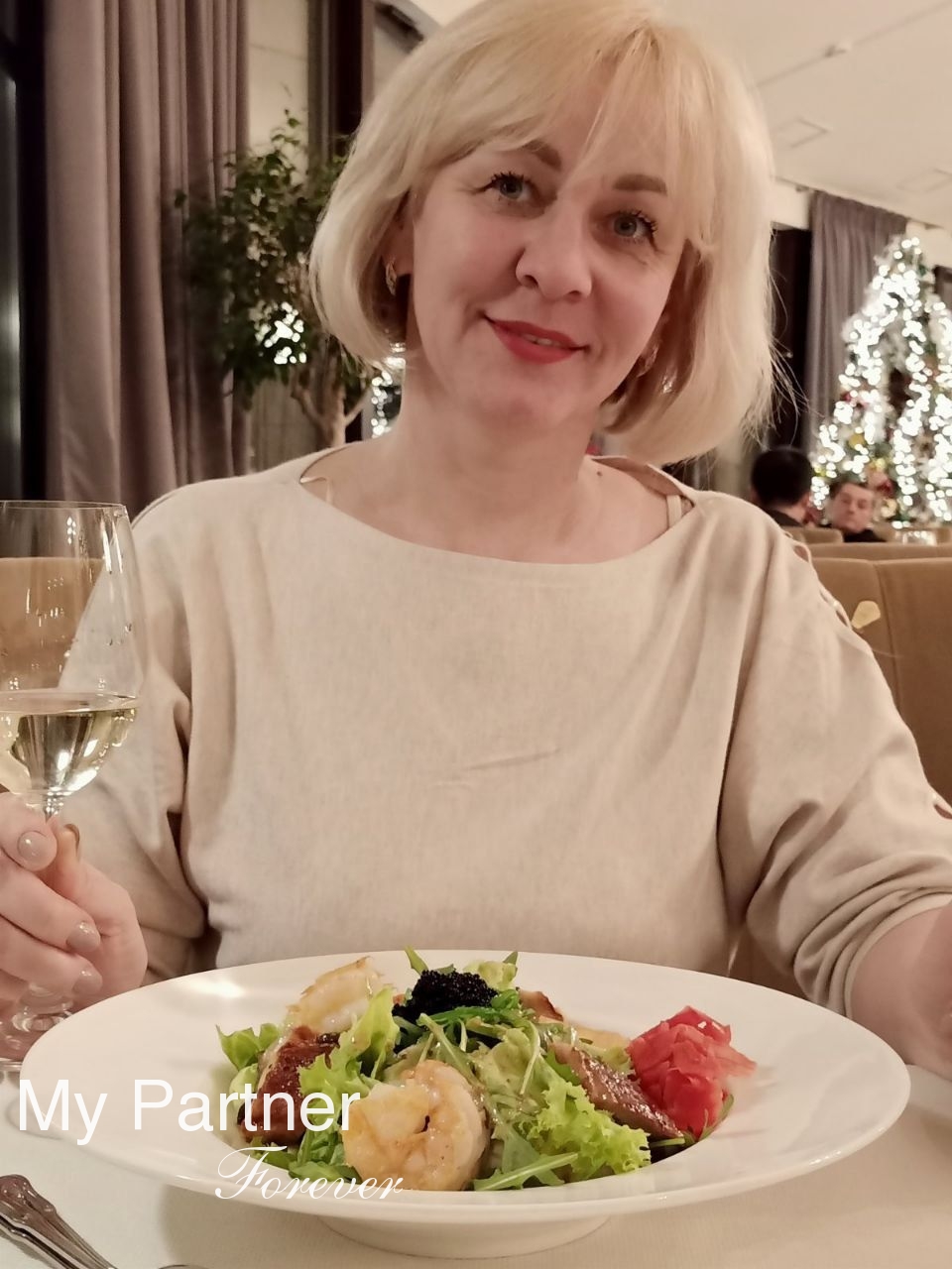 Dating Service to Meet Gorgeous Ukrainian Woman Galina from Lvov, Ukraine