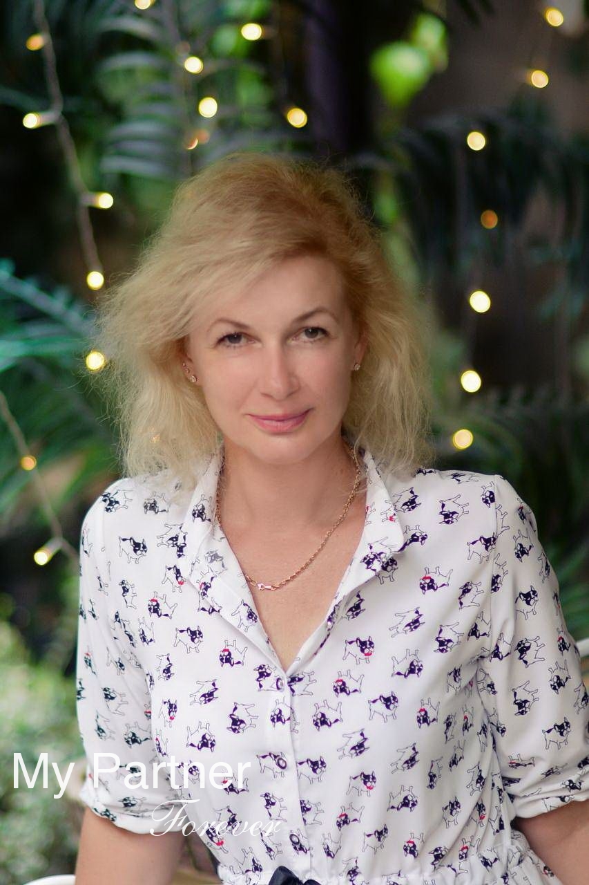 Dating Service to Meet Gorgeous Ukrainian Woman Valeriya from Kharkov, Ukraine
