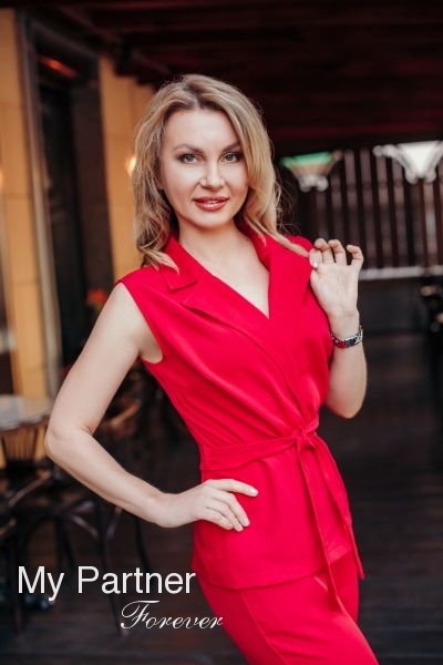 Dating Service to Meet Gorgeous Ukrainian Woman Yuliya from Zaporozhye, Ukraine