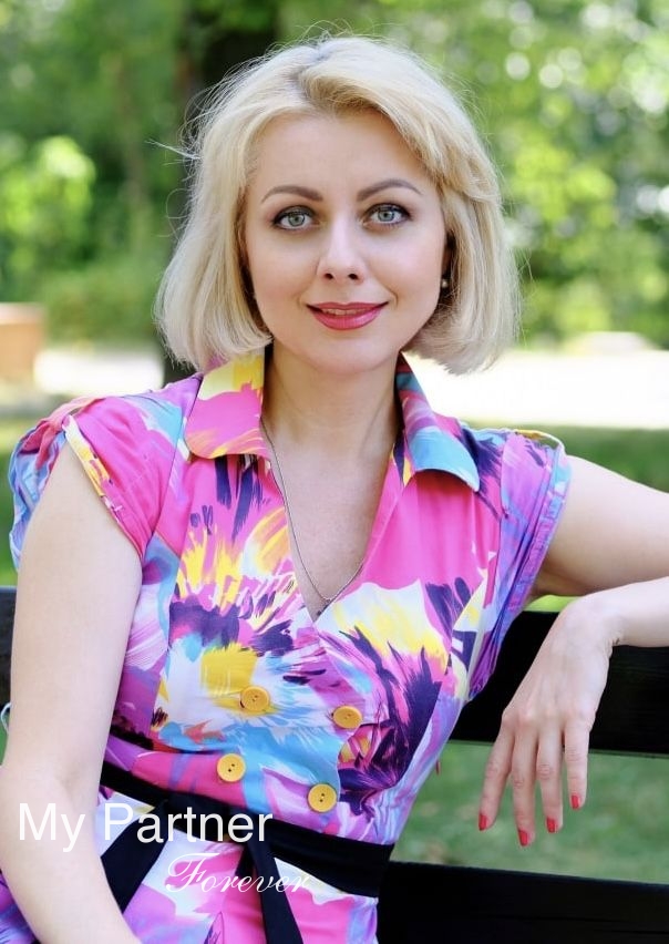 Dating Service to Meet Pretty Ukrainian Girl Tatiyana from Kiev, Ukraine