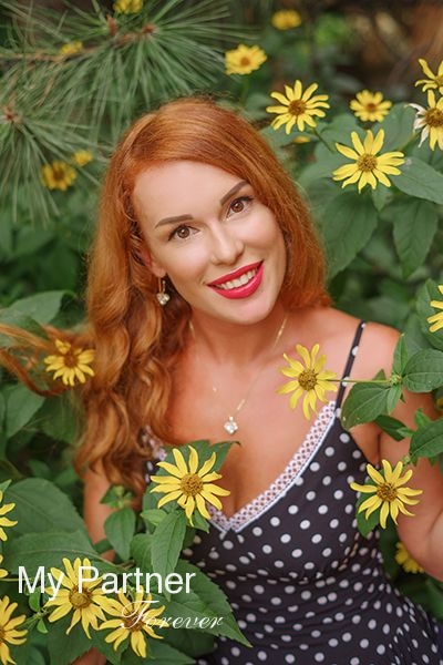 Dating Service to Meet Pretty Ukrainian Lady Yuliya from Zaporozhye, Ukraine