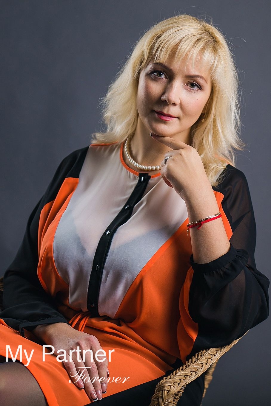 Dating Service to Meet Sexy Belarusian Girl Irina from Minsk, Belarus