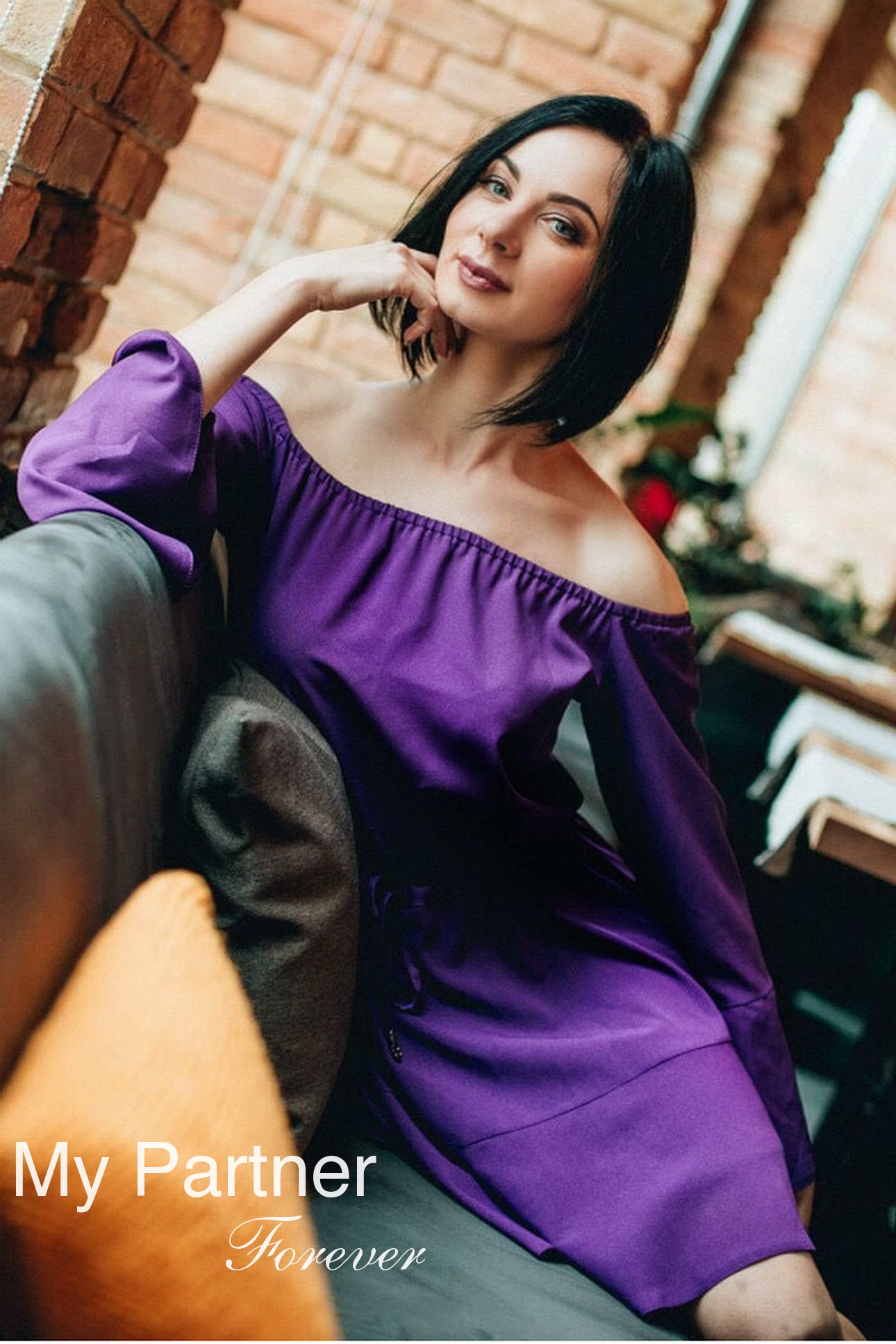 Dating Service to Meet Sexy Ukrainian Lady Elena from Poltava, Ukraine