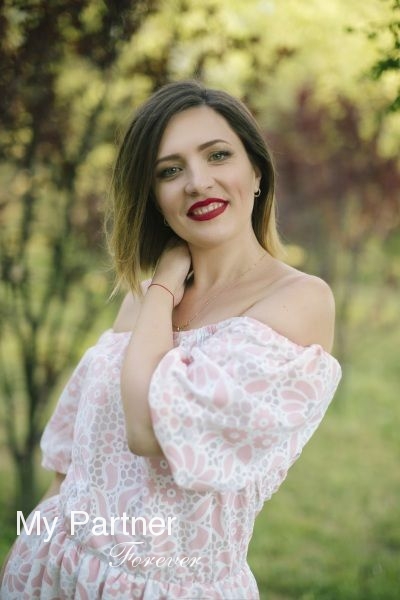 Dating Service to Meet Sexy Ukrainian Lady Nataliya from Zaporozhye, Ukraine