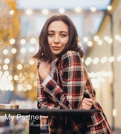 Dating Service to Meet Sexy Ukrainian Woman Alyona from Kiev, Ukraine