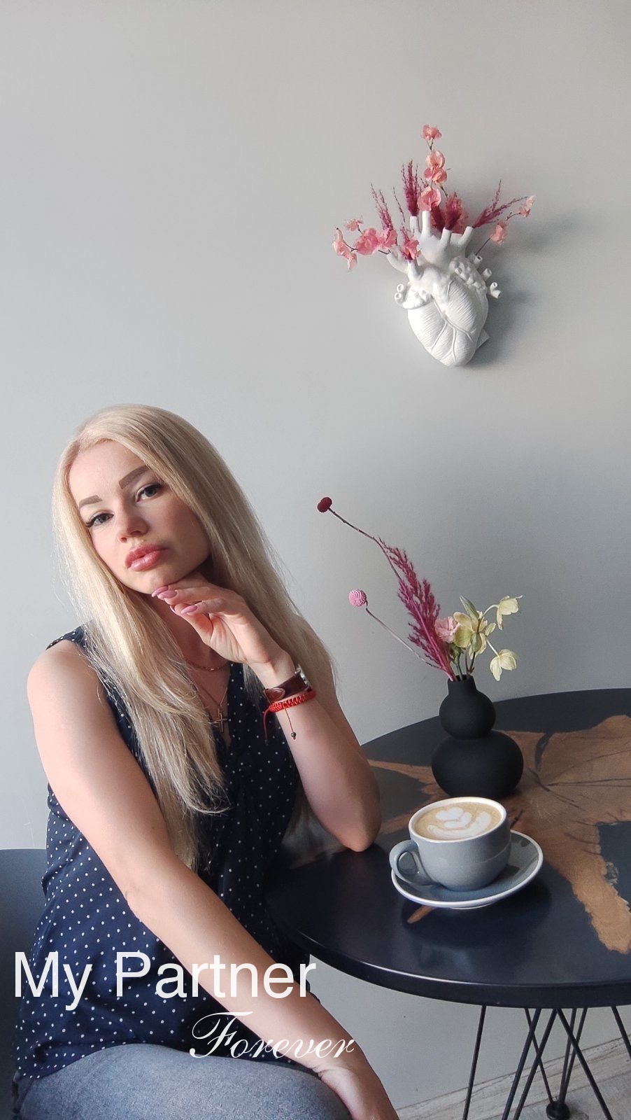Dating Service to Meet Sexy Ukrainian Woman Elena from Dniepropetrovsk, Ukraine