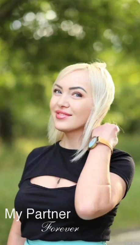 Dating Service to Meet Sexy Ukrainian Woman Olena from Odessa, Ukraine