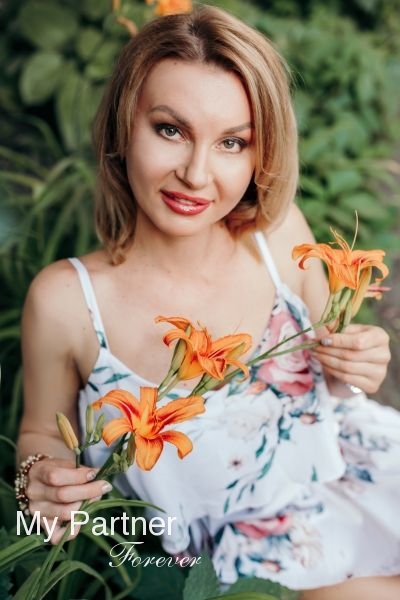 Dating Service to Meet Sexy Ukrainian Woman Yuliya from Zaporozhye, Ukraine