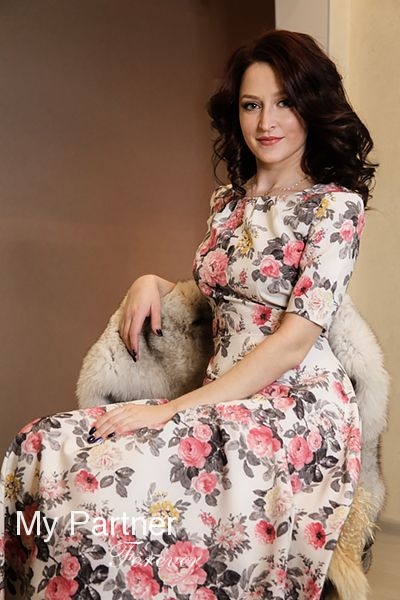 Dating Service to Meet Single Russian Lady Yuliya from Almaty, Kazakhstan
