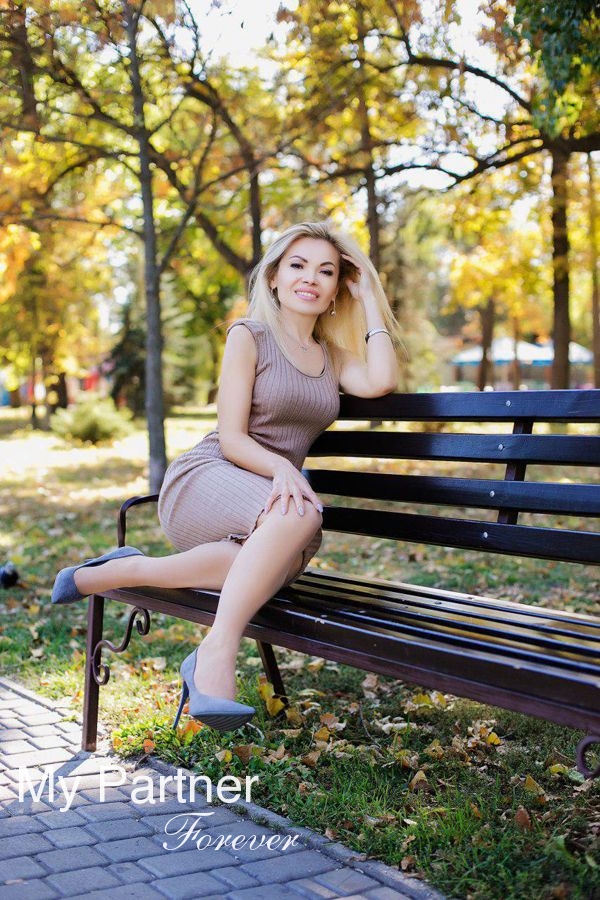 Dating Service to Meet Single Ukrainian Lady Ella from Krivoj Rog, Ukraine