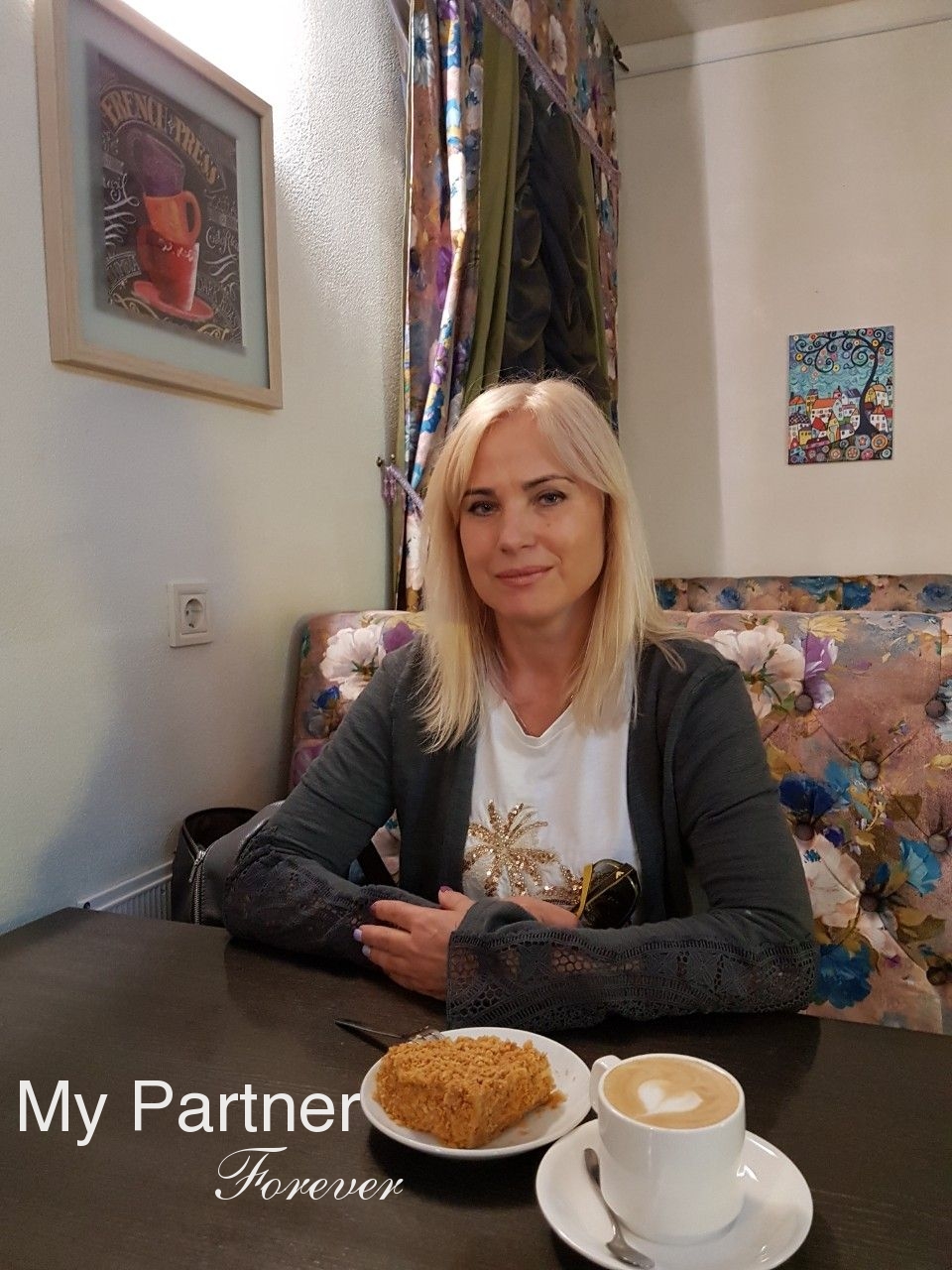 Dating Service to Meet Single Ukrainian Woman Lyudmila from Poltava, Ukraine