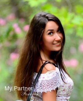 Dating Service to Meet Stunning Ukrainian Woman Aleksandra from Poltava, Ukraine