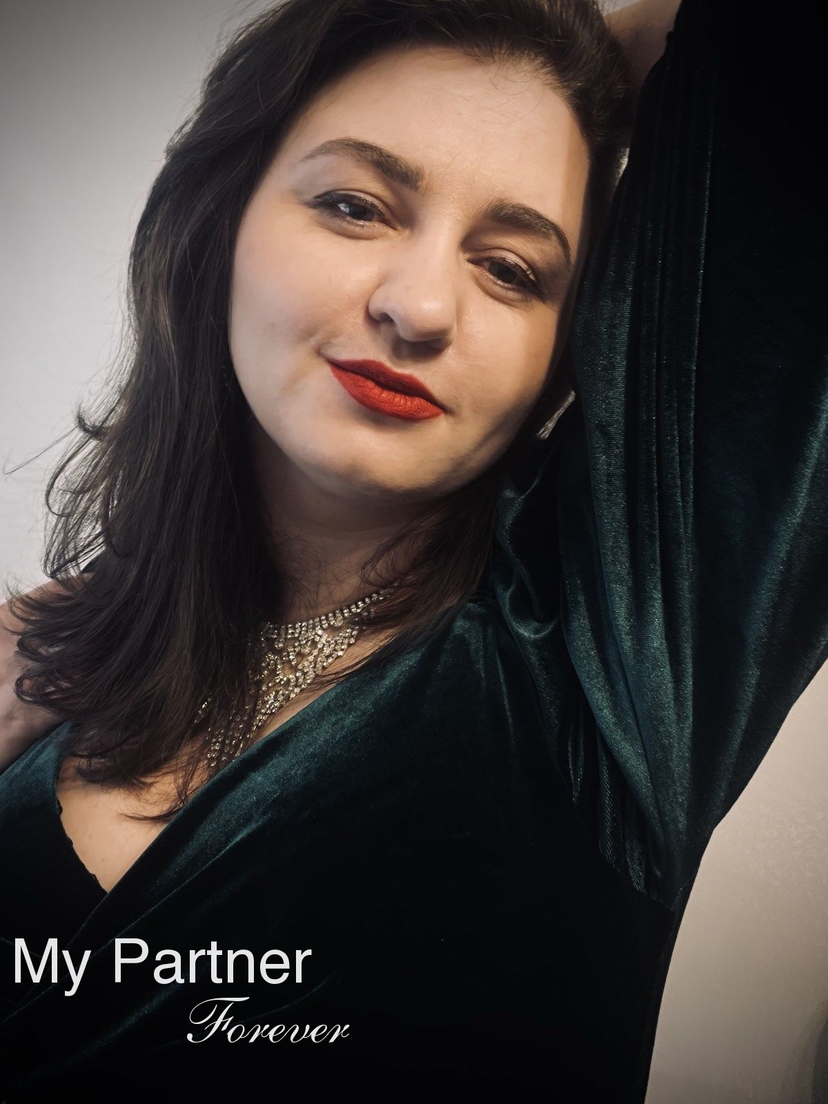 Dating Service to Meet Stunning Ukrainian Woman Lyubov from Odessa, Ukraine