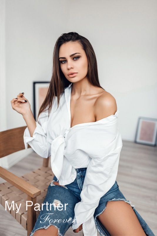 Dating Site to Meet Beautiful Ukrainian Woman Alina from Kharkov, Ukraine