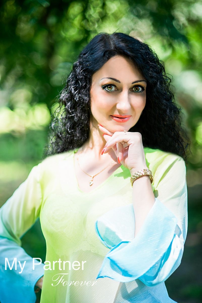 Dating Site to Meet Beautiful Ukrainian Woman Oksana from Poltava, Ukraine