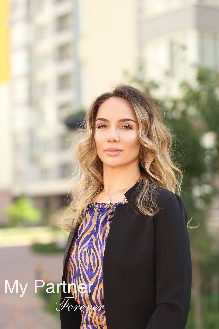 Dating Site to Meet Charming Ukrainian Girl Eva from Kiev, Ukraine