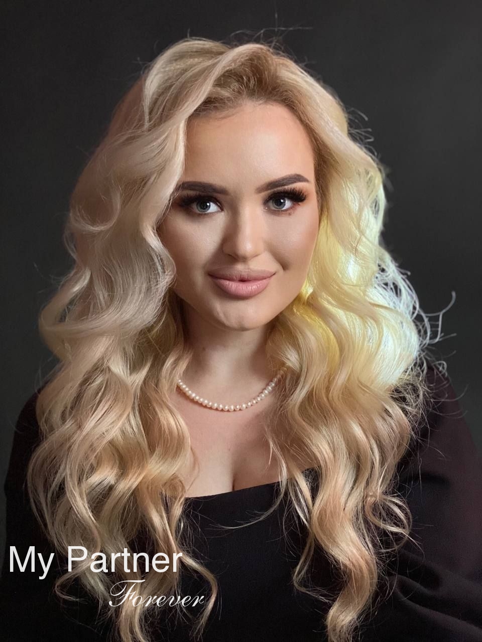 Dating Site to Meet Charming Ukrainian Woman Yuliya from Chernovtsy, Ukraine